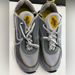 Nike Air Max 2090 Wolf Gray Athletic Running Shoes